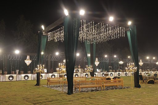 Grand lawn
