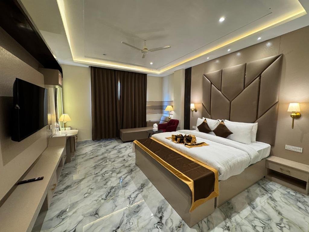 Royal Room